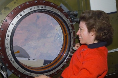 Ellen Ochoa, primera mujer hispana en llegar al espacio.